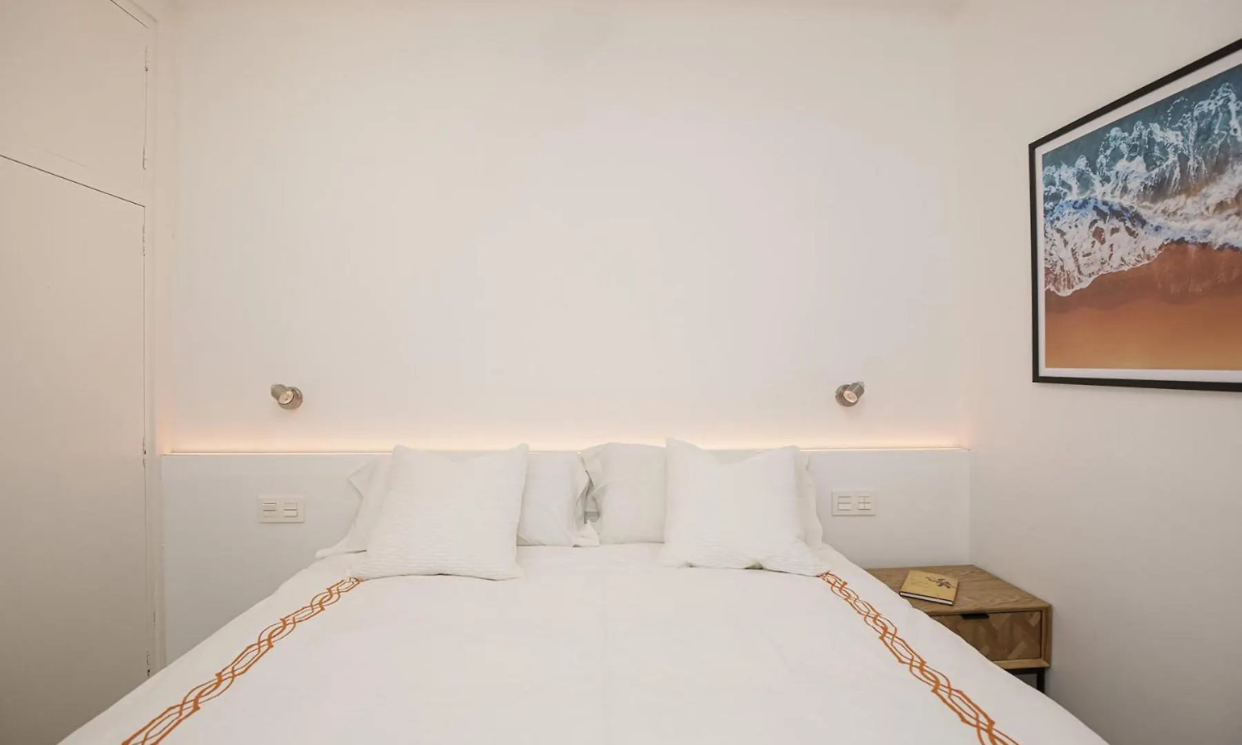 Apartamento De Tres Habitaciones En Girona