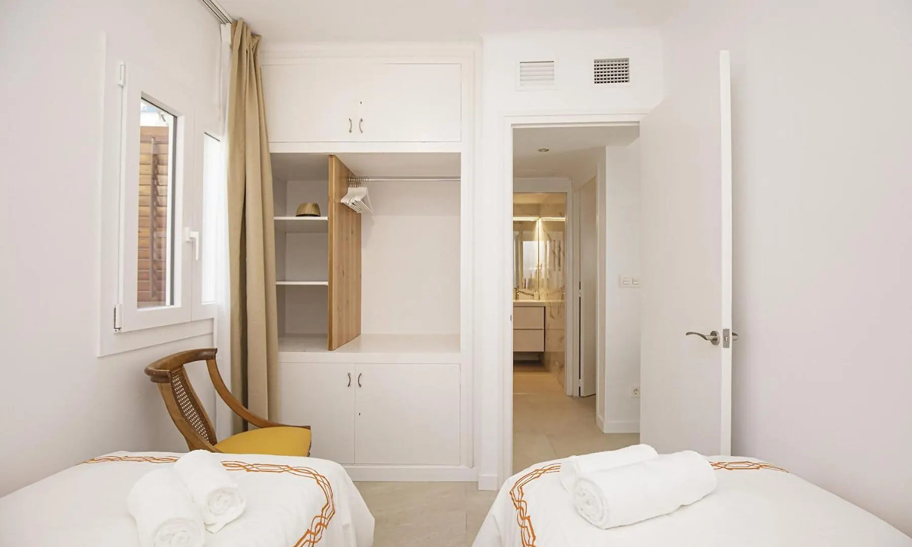 Apartment Apartamento De Tres Habitaciones En Girona Spain