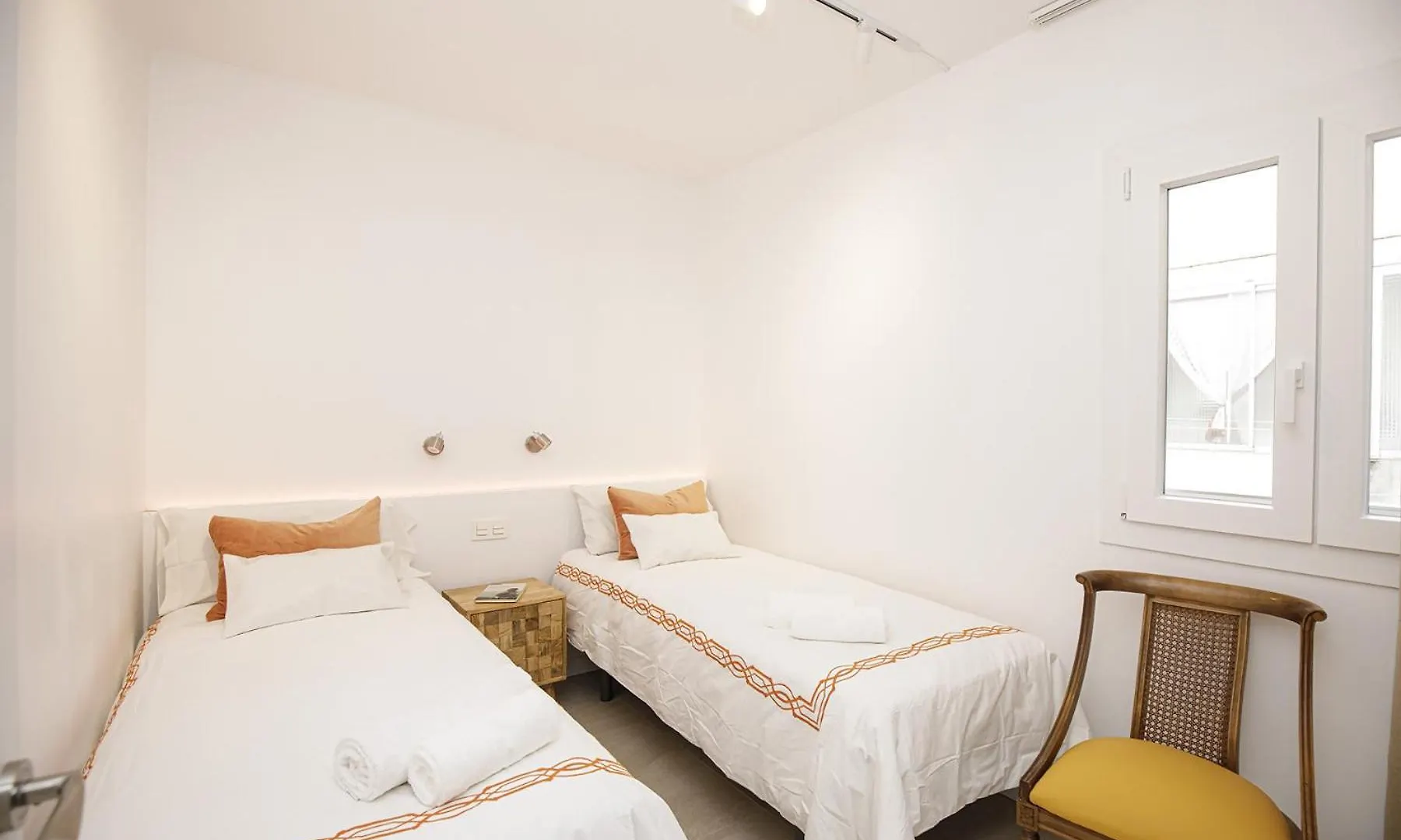 Apartamento De Tres Habitaciones En Girona 0*,  Spain