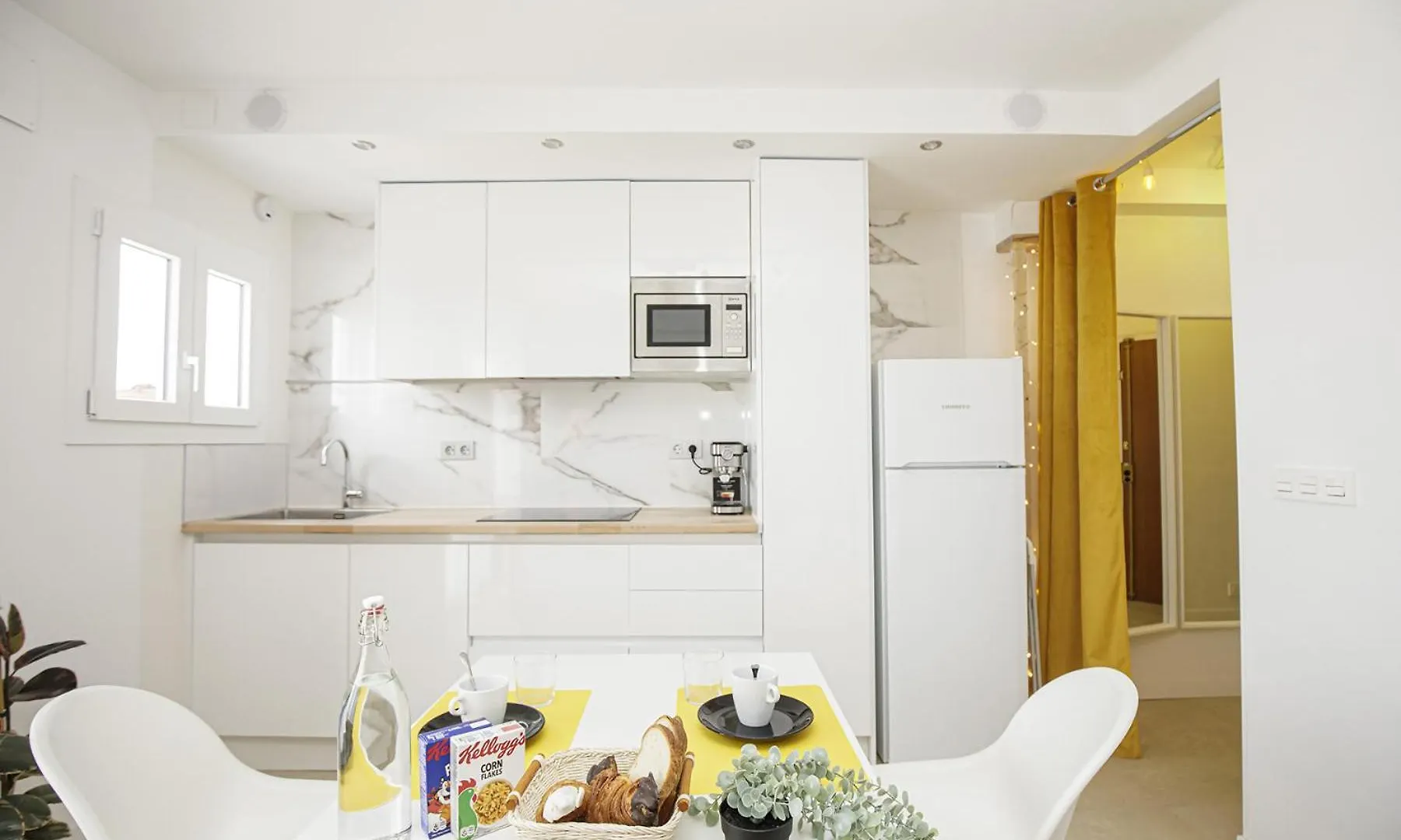 Apartamento De Tres Habitaciones En Girona Apartment