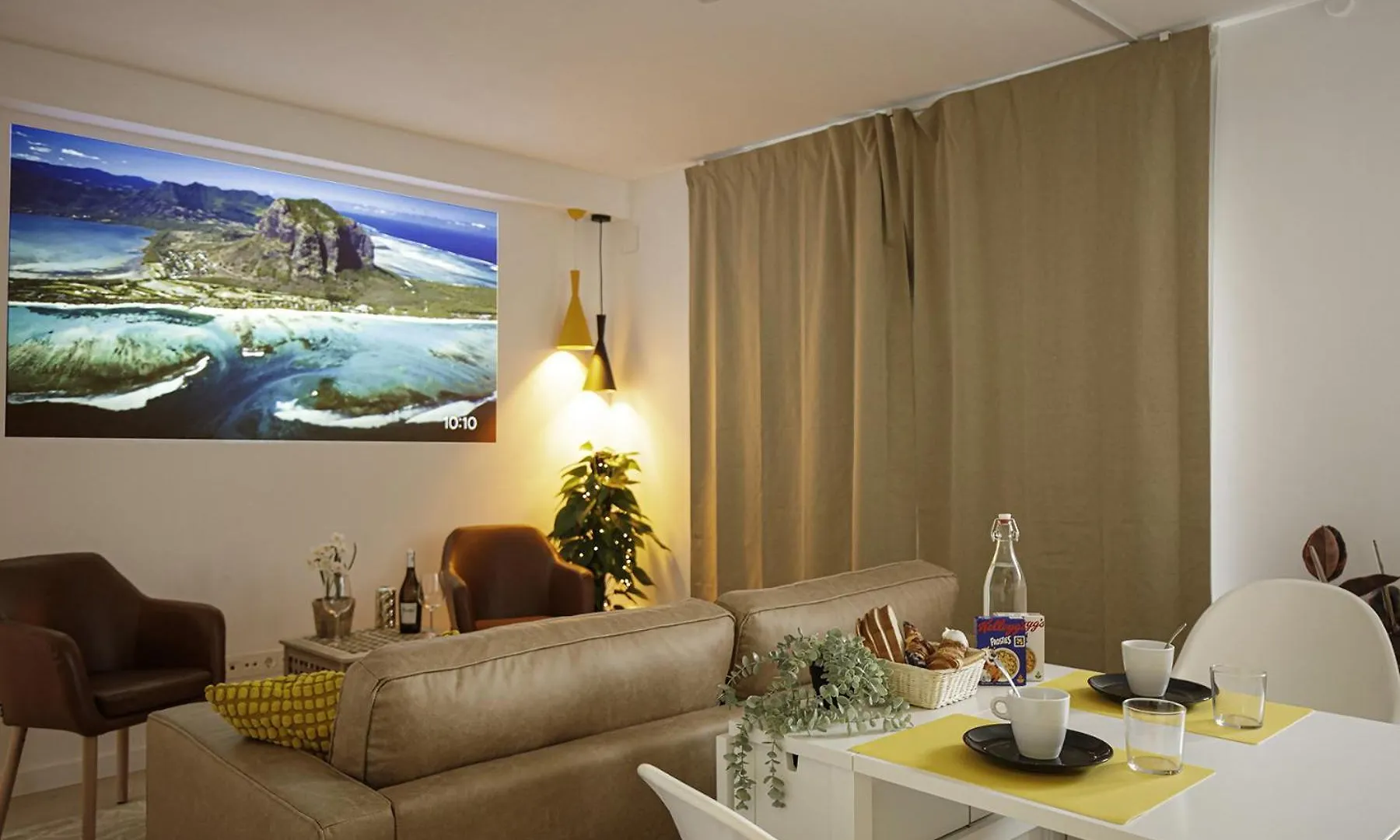 Apartamento De Tres Habitaciones En Girona 0*,  Spain