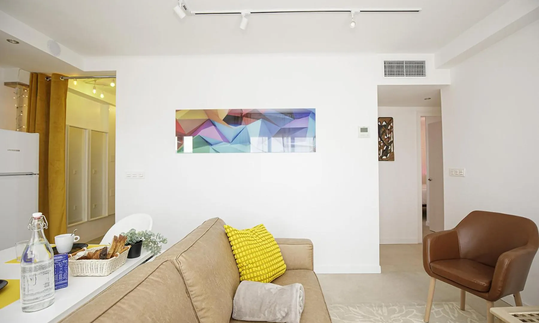 Apartamento De Tres Habitaciones En Girona 0*,