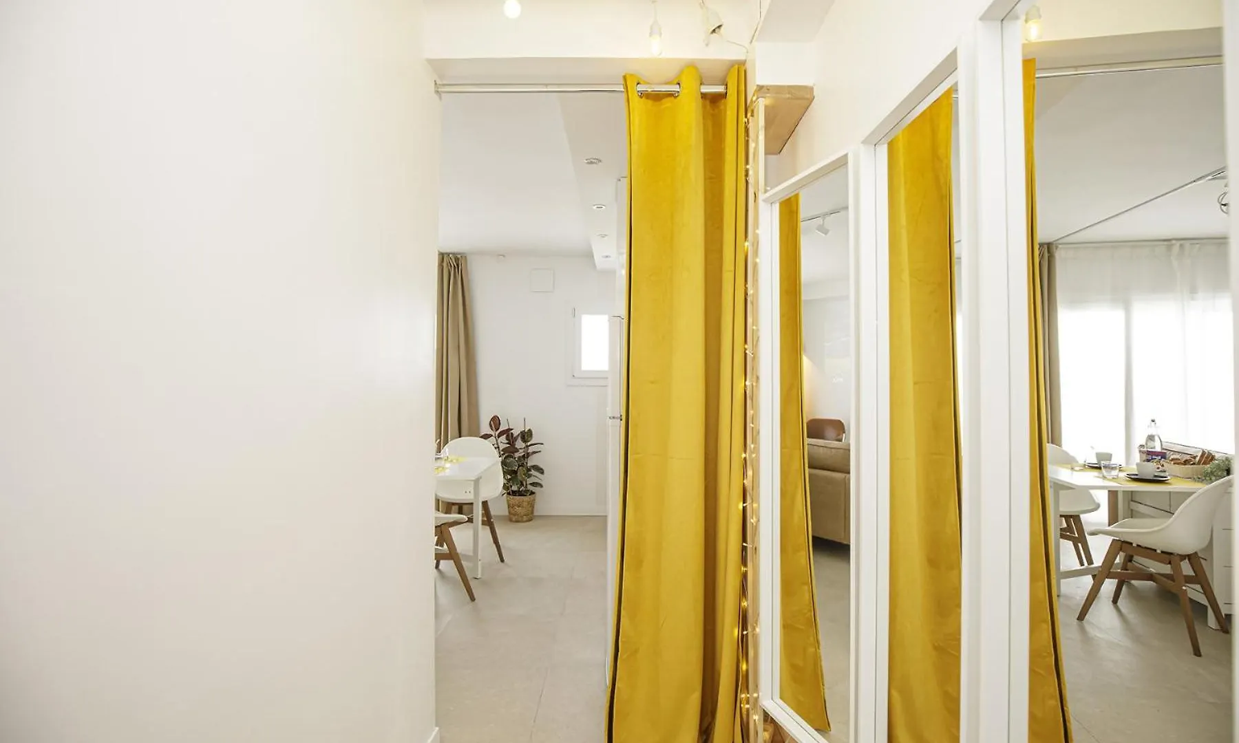Apartamento De Tres Habitaciones En Girona